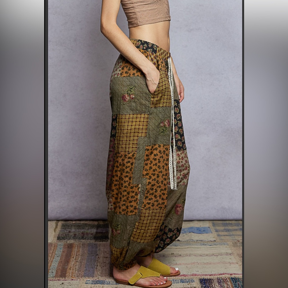 POL Relaxed Patchwork Pattern Joggers - image 3